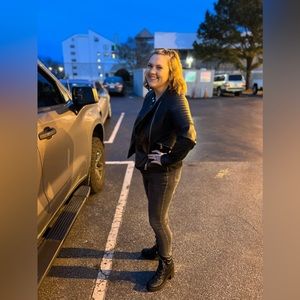 Meet your Posher, Katrina